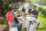 FEATURE - Schweiz: Weinlese im Bleniotal im Tessin 