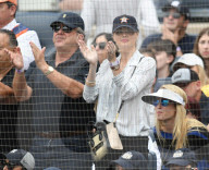 PEOPLE - Kate Upton fiebert mit den den Yankees mit