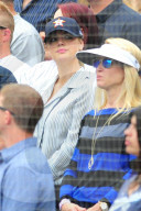 PEOPLE - Kate Upton fiebert mit den den Yankees mit