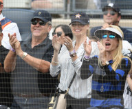 PEOPLE - Kate Upton fiebert mit den den Yankees mit