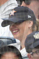 PEOPLE - Kate Upton fiebert mit den den Yankees mit