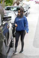 PEOPLE - Kourtney Kardashian holt Klein Penelope von der Schule ab