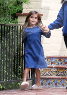 PEOPLE - Kourtney Kardashian holt Klein Penelope von der Schule ab