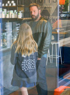 EXKLUSIV - Ben Affleck geht mit seiner Tochter ein Eis essen