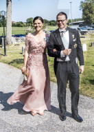 PEOPLE - Die schwedischen Royals an der Hochzeit von Louise Gottlieb und Gustav Thott