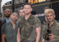 PEOPLE - Channing Tatum wirbt für das "Magic Mic Musical" am Piccadilly Circus in London