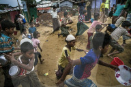 NEWS - Bangladesch: Rohingya Flüchtlinge bereiten sich auf den Monsun vor