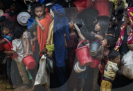 NEWS - Bangladesch: Rohingya Flüchtlinge bereiten sich auf den Monsun vor