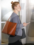 PEOPLE - Schwangere Claire Danes landet in Los Angeles