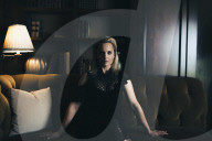 STUDIO - Mena Suvari