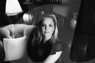STUDIO - Mena Suvari