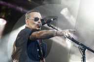 PEOPLE - Johnny Depp singt mit seinen Hollywood Vampires in Stockholm