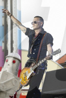 PEOPLE - Johnny Depp singt mit seinen Hollywood Vampires in Stockholm