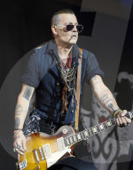 PEOPLE - Johnny Depp singt mit seinen Hollywood Vampires in Stockholm