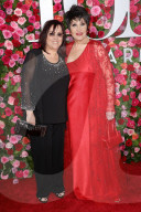 PEOPLE - Tony Awards: Promis auf dem Roten Teppich