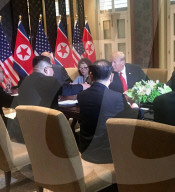 NEWS - Singapur: Trump trifft Kim Jong Un