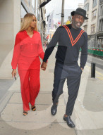PEOPLE - Promis an der Eröffnung von Stella McCartneys Flagship Store in London