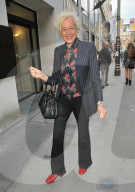 PEOPLE - Promis an der Eröffnung von Stella McCartneys Flagship Store in London