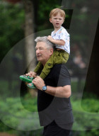 PEOPLE - Alec Baldwin nimmt sich viel Zeit für seine Kinder