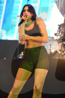 PEOPLE - Hat ihr Boyfriend sie betrogen? Dua Lipa rockt im sexy Outfit
