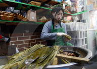 REPORTAGE - China: Reis Dumpling Herstellung