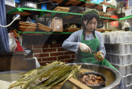 REPORTAGE - China: Reis Dumpling Herstellung