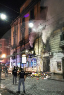 NEWS - Napoli: Feuer in der Le Shabby Cafe Bar