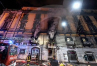 NEWS - Napoli: Feuer in der Le Shabby Cafe Bar