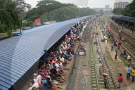 NEWS - Eid al-Fitr: Verreisen zum Fest des Fastenbrechens in Bangladesch