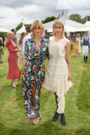 PEOPLE - Die Queen mit Promis am 'Cartier Queen's Cup' in Windsor
