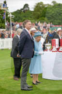 PEOPLE - Die Queen mit Promis am 'Cartier Queen's Cup' in Windsor
