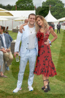 PEOPLE - Die Queen mit Promis am 'Cartier Queen's Cup' in Windsor