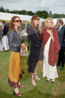 PEOPLE - Die Queen mit Promis am 'Cartier Queen's Cup' in Windsor