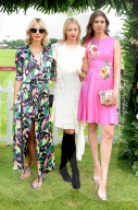 PEOPLE - Die Queen mit Promis am 'Cartier Queen's Cup' in Windsor