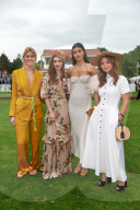 PEOPLE - Die Queen mit Promis am 'Cartier Queen's Cup' in Windsor