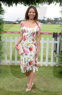PEOPLE - Die Queen mit Promis am 'Cartier Queen's Cup' in Windsor