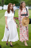 PEOPLE - Die Queen mit Promis am 'Cartier Queen's Cup' in Windsor