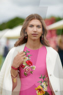 PEOPLE - Die Queen mit Promis am 'Cartier Queen's Cup' in Windsor