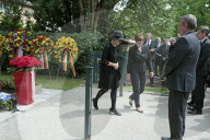 PEOPLE - Erster Todestag: Kranzniederlegung am Grab von Helmut Kohl