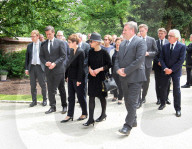 PEOPLE - Erster Todestag: Kranzniederlegung am Grab von Helmut Kohl