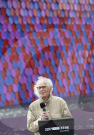 NEWS - London: Christo stellt seine 'Mastaba' im Serpentine Lake in Hyde Park vor 