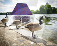 NEWS - London: Christo stellt seine 'Mastaba' im Serpentine Lake in Hyde Park vor 
