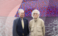NEWS - London: Christo stellt seine 'Mastaba' im Serpentine Lake in Hyde Park vor 