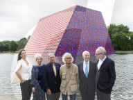 NEWS - London: Christo stellt seine 'Mastaba' im Serpentine Lake in Hyde Park vor 