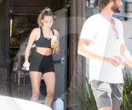 EXKLUSIV - Miley Cyrus und Liam Hemsworth: Ein gesundes Smoothie nach dem Yoga 