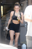 EXKLUSIV - Miley Cyrus und Liam Hemsworth: Ein gesundes Smoothie nach dem Yoga 