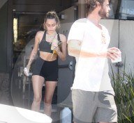 EXKLUSIV - Miley Cyrus und Liam Hemsworth: Ein gesundes Smoothie nach dem Yoga 