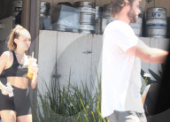 EXKLUSIV - Miley Cyrus und Liam Hemsworth: Ein gesundes Smoothie nach dem Yoga 