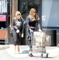 EXKLUSIV - Caitlyn Jenner mit Sophia Hutchins auf Shoppingtour 