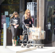 EXKLUSIV - Caitlyn Jenner mit Sophia Hutchins auf Shoppingtour 